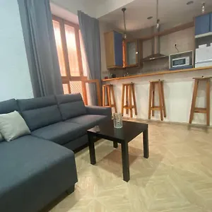 Apartamento The Traveller`s House Torre Tavira Y Mercado Con Wifi, Cádiz